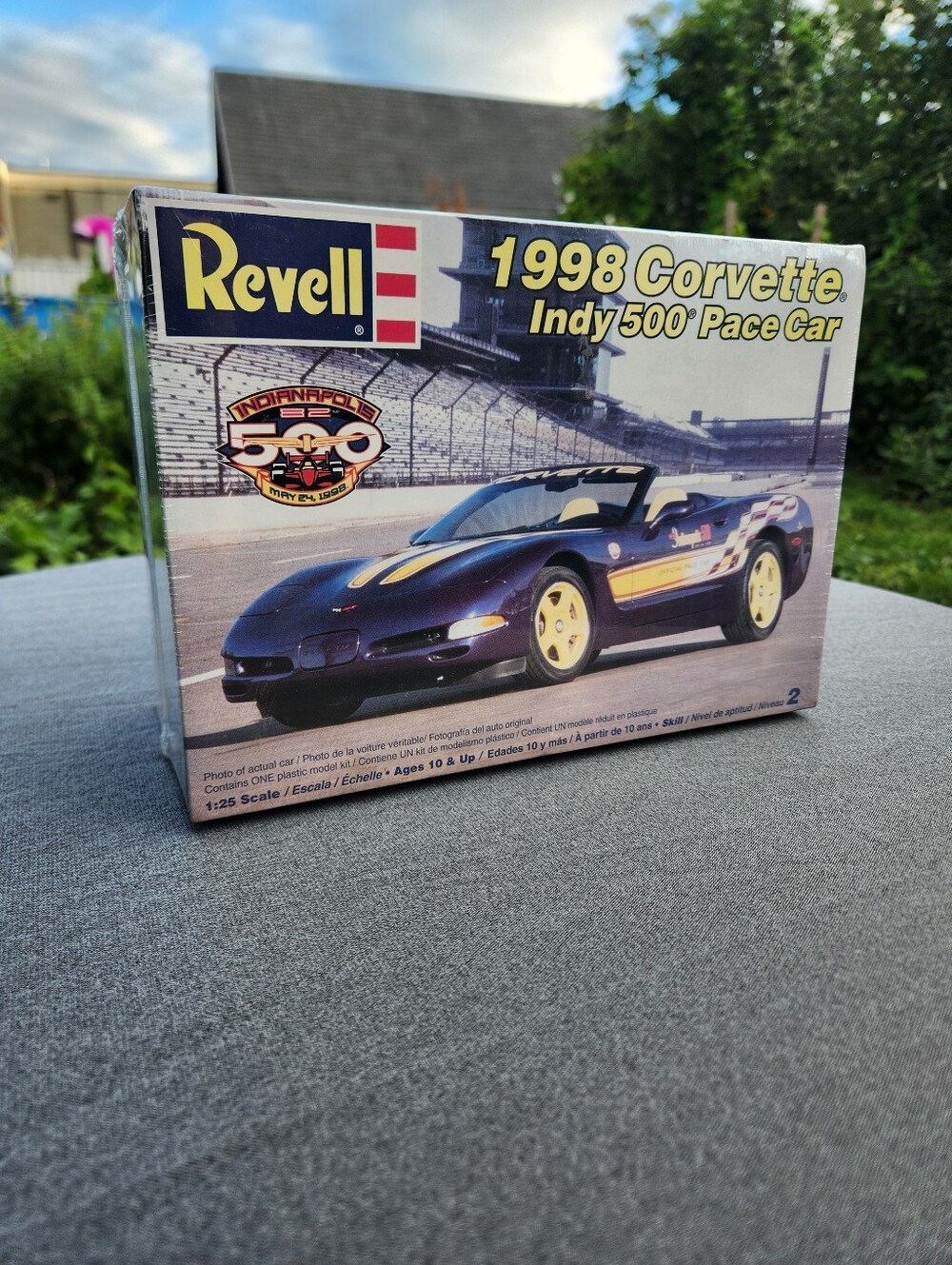 Revell 1998 Corvette Indy 500 Pace Car Model Kit - Blue & Yellow New In Box